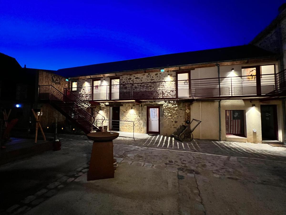 Hotel Le Ranch Brûlon Exteriör bild