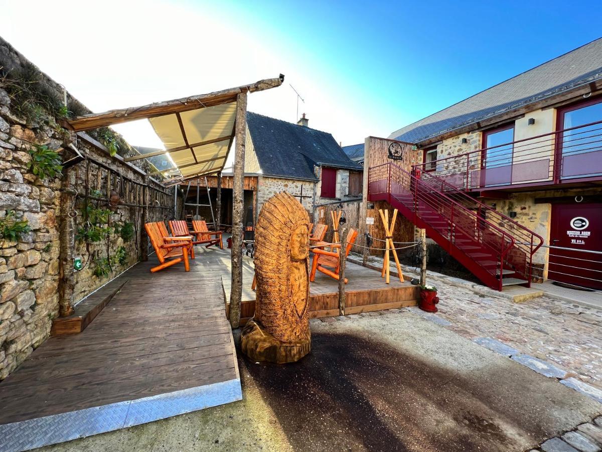 Hotel Le Ranch Brûlon Exteriör bild